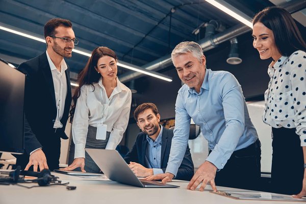 How Can You Style an Oversized Cardigan for a Cozy yet Professional Office Look?